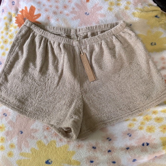 Skims SPRING BREAK Terry Cover Up Beach Shorts Stone NWT - Picture 3 of 5